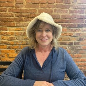 Meet your Posher, Cathy